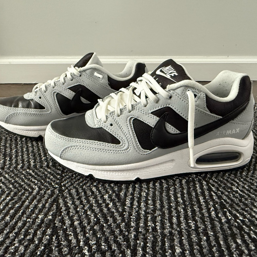 Nike Air Max Men's Gray and Black Sneakers